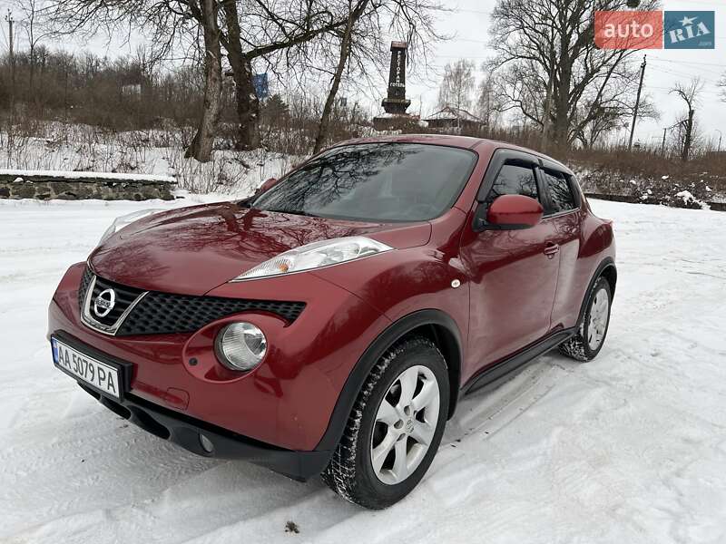Внедорожник / Кроссовер Nissan Juke 2012 в Корсуне-Шевченковском Внедорожник / Кроссовер Nissan Juke 2012 в Корсуне-Шевченковском