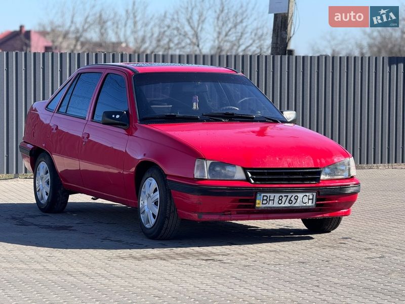 Седан Opel Kadett 1986 в Одессе