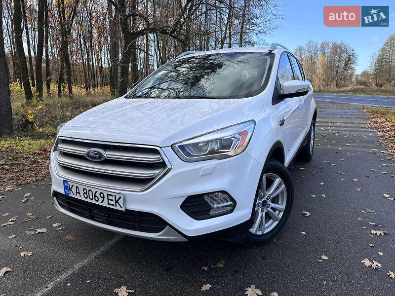 Внедорожник / Кроссовер Ford Kuga 2016 в Киеве