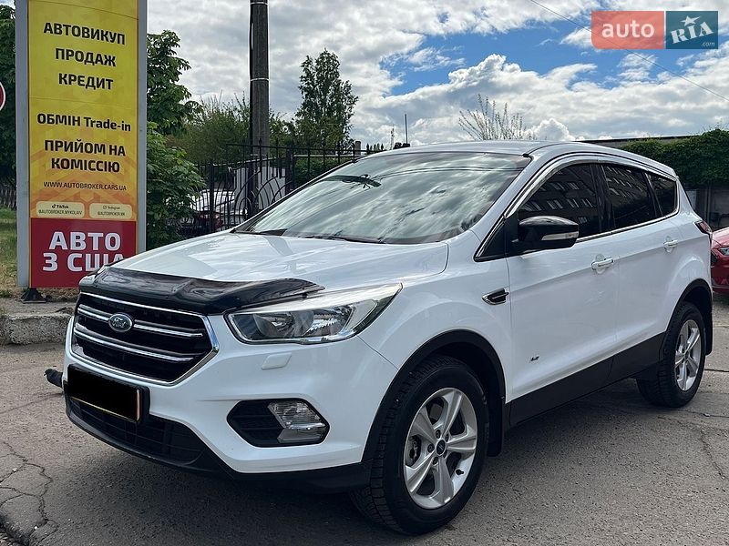 Внедорожник / Кроссовер Ford Kuga 2017 в Николаеве