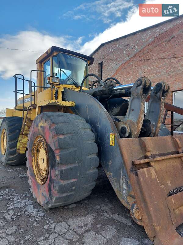 Фронтальный погрузчик Volvo L 330D 2001 в Харькове