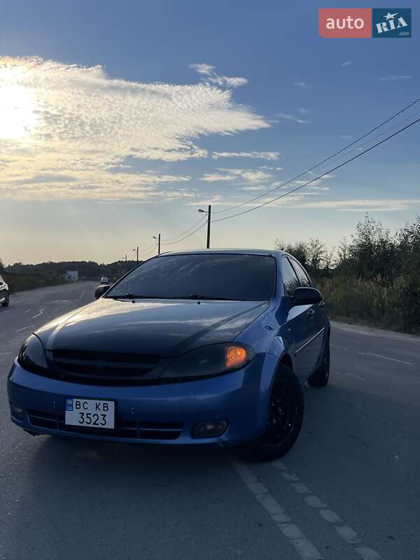 Хэтчбек Chevrolet Lacetti 2008 в Львове Хэтчбек Chevrolet Lacetti 2008 в Львове