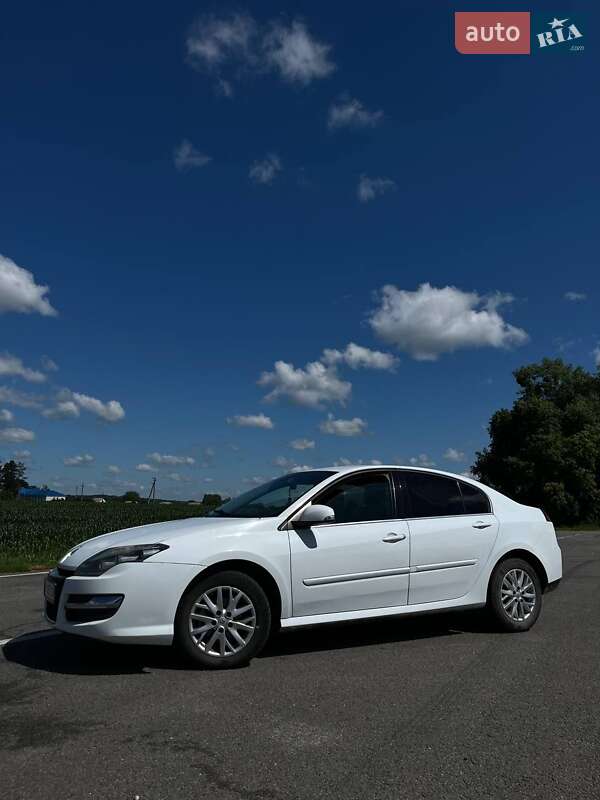 Купе Renault Laguna 2013 в Ромнах
