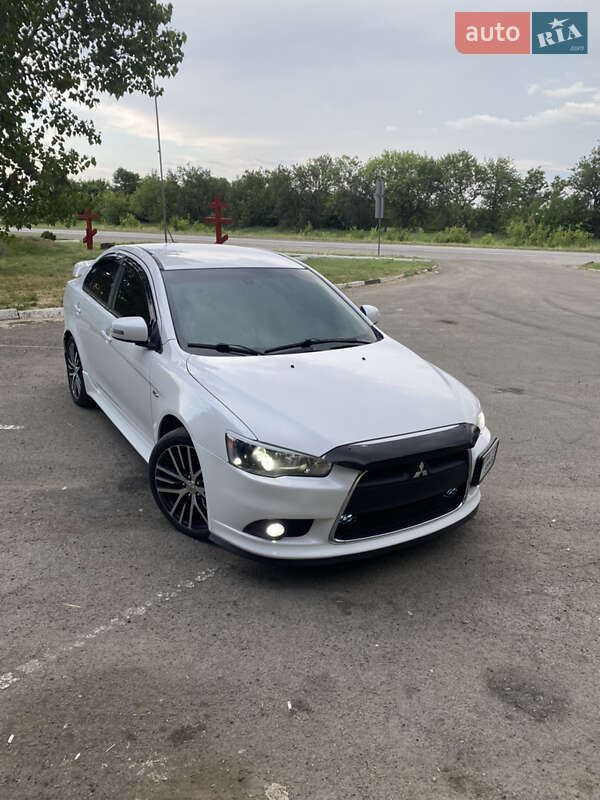 Седан Mitsubishi Lancer 2016 в Умани