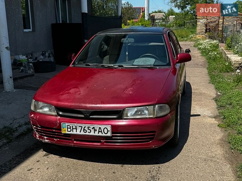 Седан Mitsubishi Lancer 1993 в Одессе