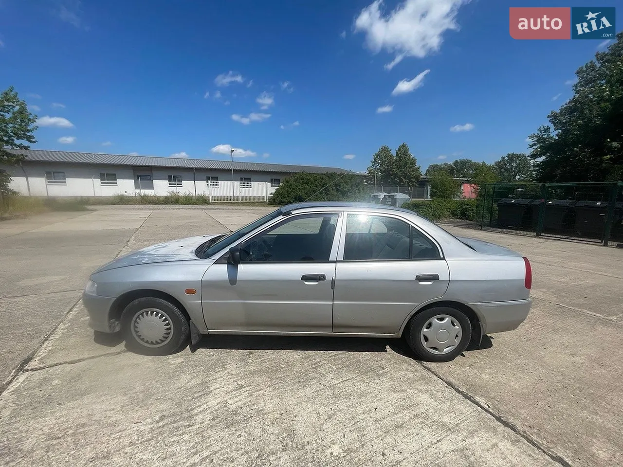 Mitsubishi Lancer 2000 photo 3