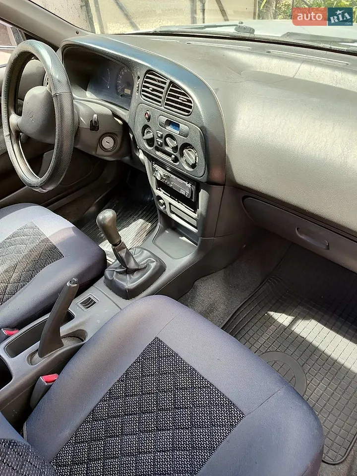 Mitsubishi Lancer 2000 photo 5