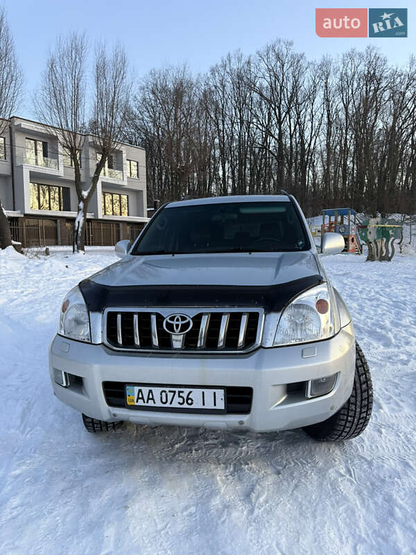 Внедорожник / Кроссовер Toyota Land Cruiser Prado 2005 в Киеве