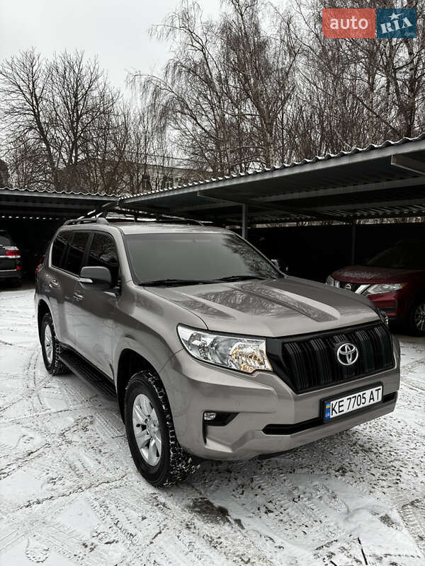 Позашляховик / Кросовер Toyota Land Cruiser Prado 2018 в Кам'янському