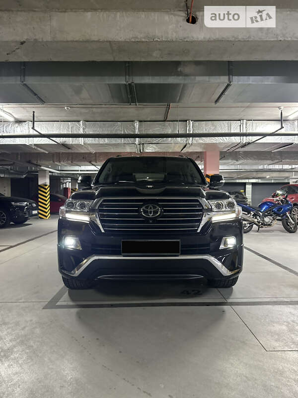 Позашляховик / Кросовер Toyota Land Cruiser 2016 в Дніпрі Позашляховик / Кросовер Toyota Land Cruiser 2016 в Дніпрі