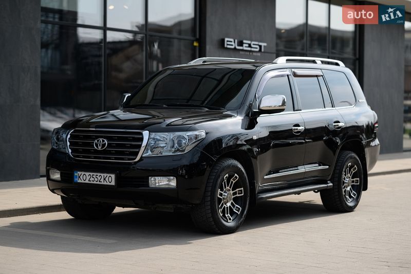 Позашляховик / Кросовер Toyota Land Cruiser 2011 в Ужгороді