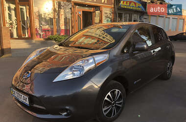 Хэтчбек Nissan Leaf 2013 в Хмельницком Хэтчбек Nissan Leaf 2013 в Хмельницком