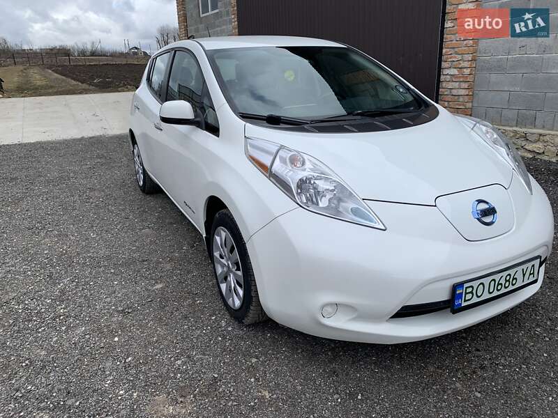 Хэтчбек Nissan Leaf 2015 в Тернополе