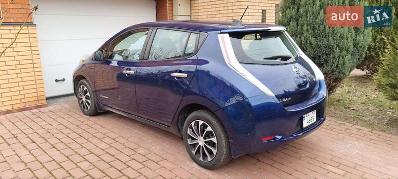 Хэтчбек Nissan Leaf 2016 в Киеве