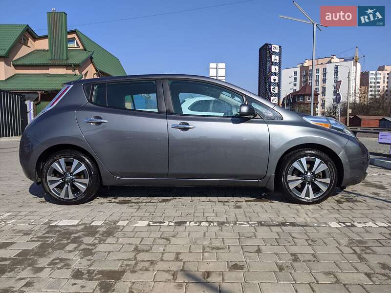 Хетчбек Nissan Leaf 2016 в Рівному Хетчбек Nissan Leaf 2016 в Рівному
