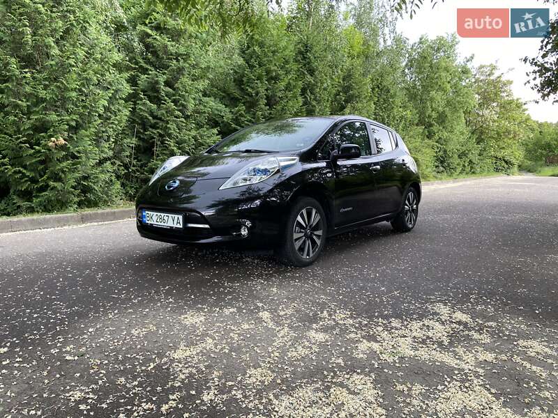 Хэтчбек Nissan Leaf 2016 в Ровно Хэтчбек Nissan Leaf 2016 в Ровно