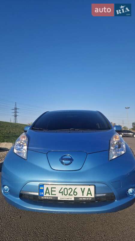 Хэтчбек Nissan Leaf 2014 в Днепре