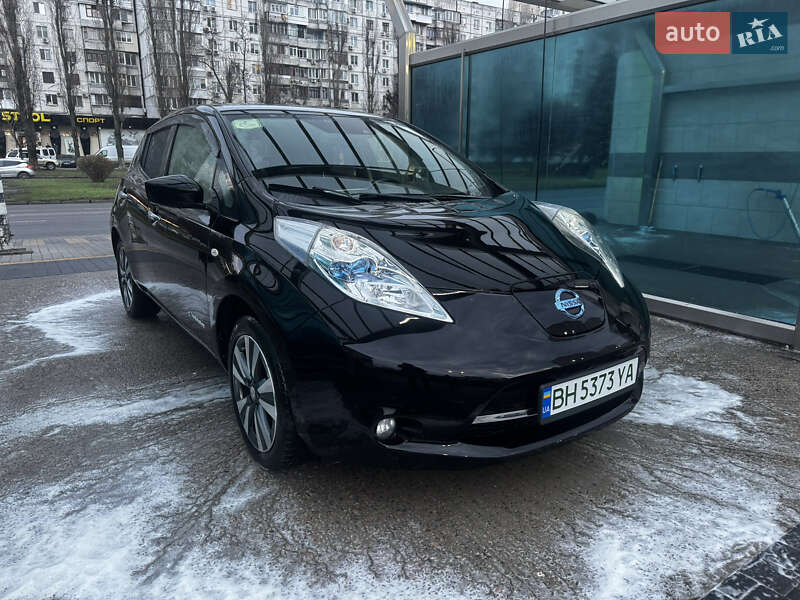 Хэтчбек Nissan Leaf 2016 в Одессе Хэтчбек Nissan Leaf 2016 в Одессе