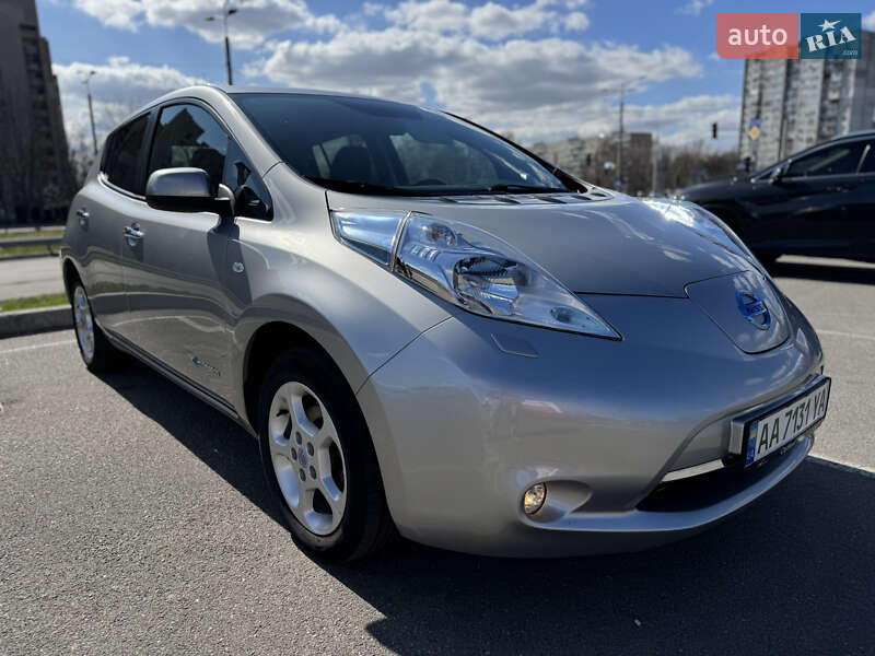 Хэтчбек Nissan Leaf 2016 в Киеве Хэтчбек Nissan Leaf 2016 в Киеве