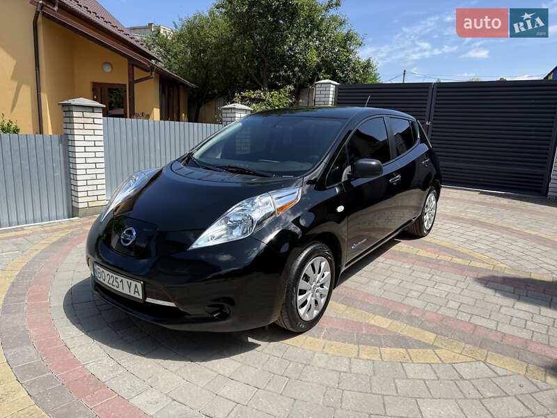 Хэтчбек Nissan Leaf 2015 в Тернополе
