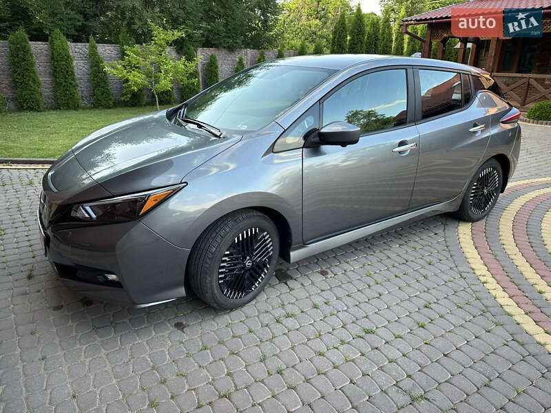 Хетчбек Nissan Leaf 2025 в Чернівцях