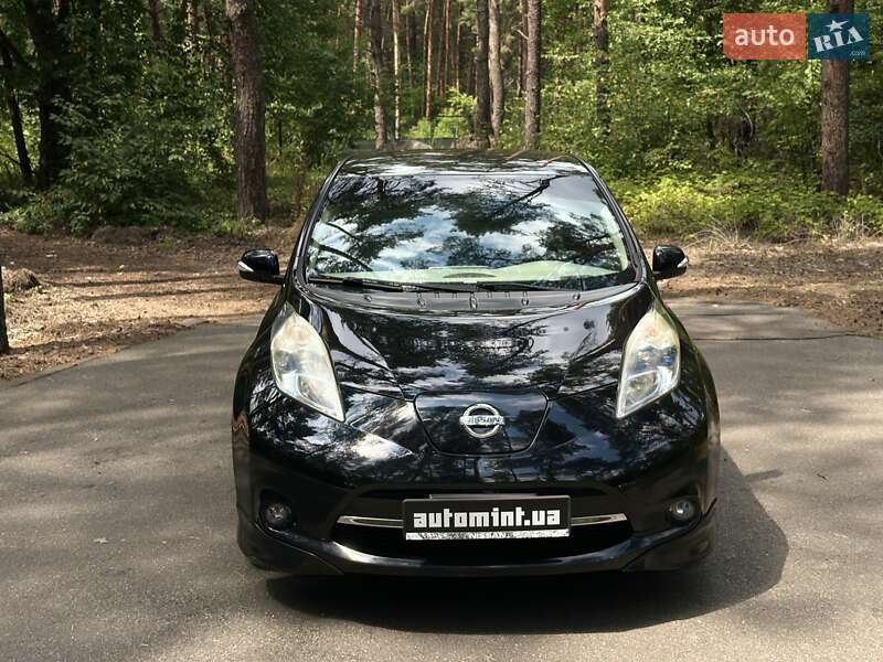Хэтчбек Nissan Leaf 2011 в Киеве