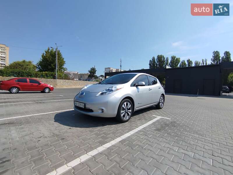 Хэтчбек Nissan Leaf 2013 в Виннице