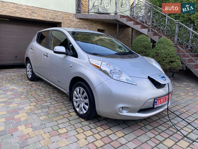 Хэтчбек Nissan Leaf 2015 в Черновцах