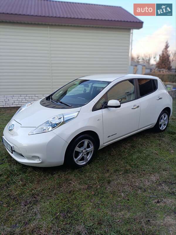 Хэтчбек Nissan Leaf 2014 в Кропивницком
