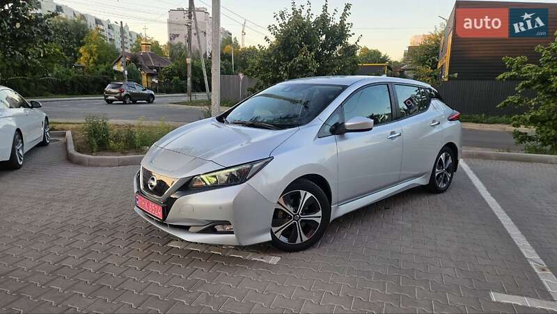 Хэтчбек Nissan Leaf 2022 в Борисполе Хэтчбек Nissan Leaf 2022 в Борисполе