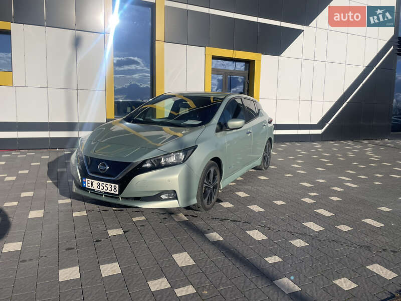 Хетчбек Nissan Leaf 2018 в Тернополі Хетчбек Nissan Leaf 2018 в Тернополі