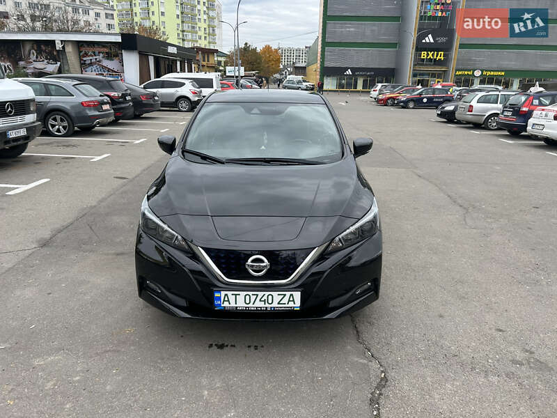 Хэтчбек Nissan Leaf 2018 в Ивано-Франковске Хэтчбек Nissan Leaf 2018 в Ивано-Франковске