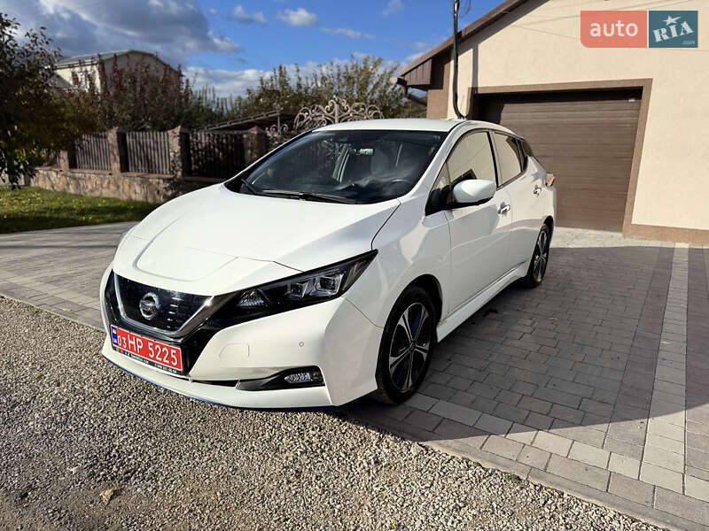 Хэтчбек Nissan Leaf 2020 в Хмельницком