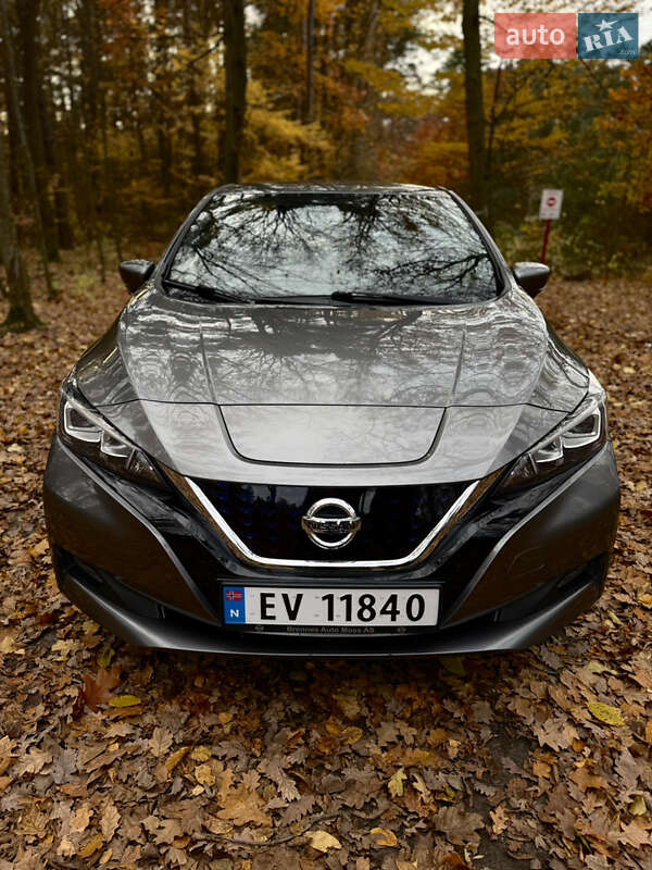 Хэтчбек Nissan Leaf 2018 в Бродах Хэтчбек Nissan Leaf 2018 в Бродах