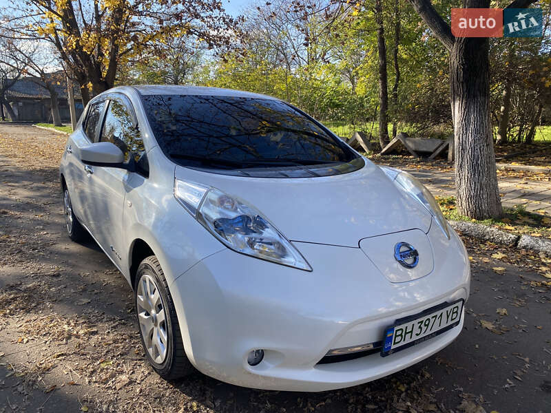 Хэтчбек Nissan Leaf 2016 в Белгороде-Днестровском Хэтчбек Nissan Leaf 2016 в Белгороде-Днестровском