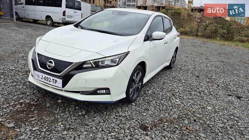 Хэтчбек Nissan Leaf 2020 в Хмельницком