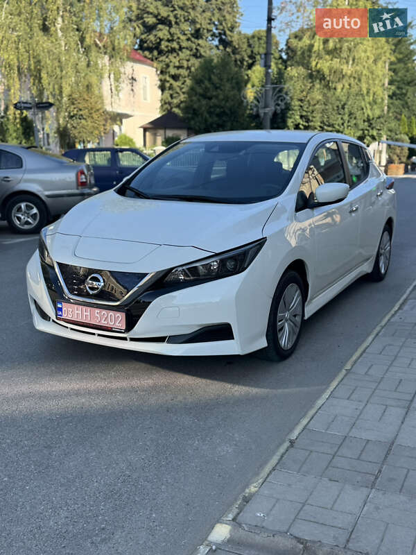 Хэтчбек Nissan Leaf 2022 в Сторожинце