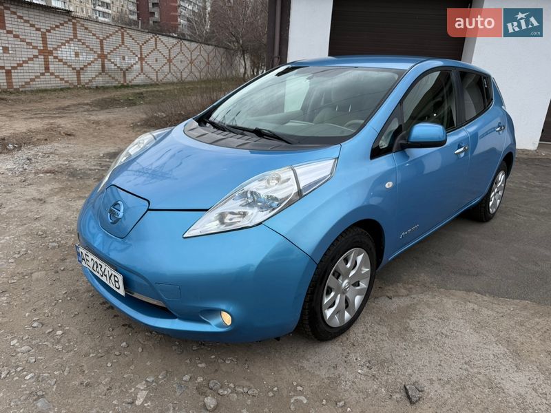 Хэтчбек Nissan Leaf 2012 в Днепре Хэтчбек Nissan Leaf 2012 в Днепре