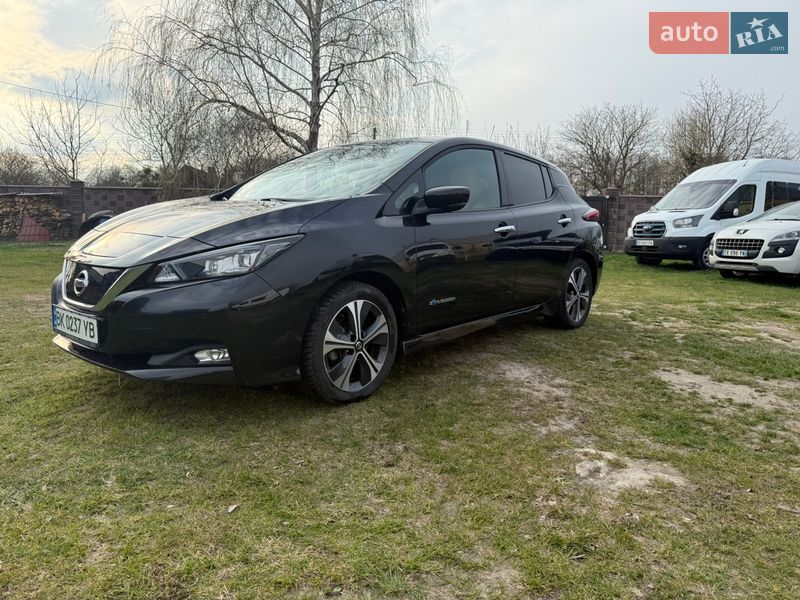Хэтчбек Nissan Leaf 2019 в Дубно