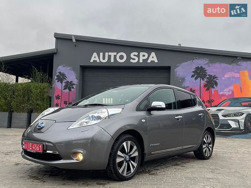 Хэтчбек Nissan Leaf 2013 в Звенигородке