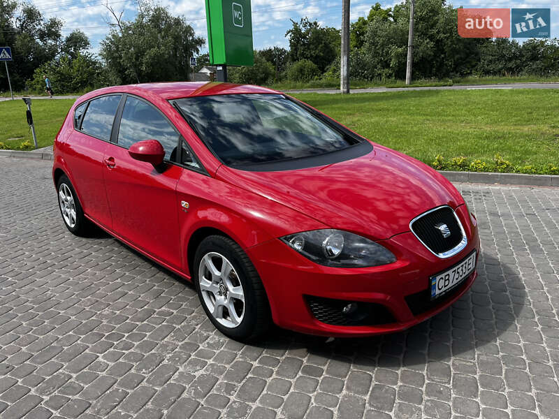 Хэтчбек SEAT Leon 2010 в Чернигове Хэтчбек SEAT Leon 2010 в Чернигове
