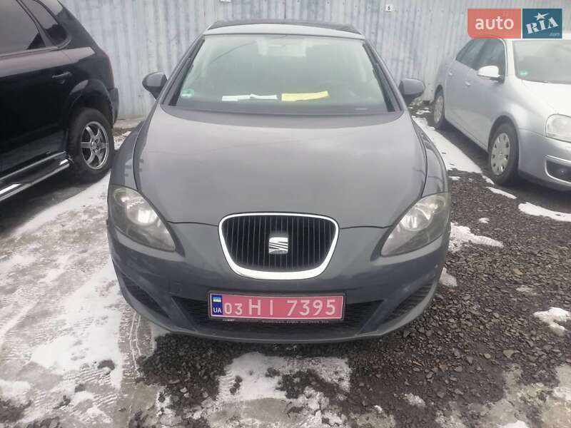 Хэтчбек SEAT Leon 2010 в Луцке Хэтчбек SEAT Leon 2010 в Луцке