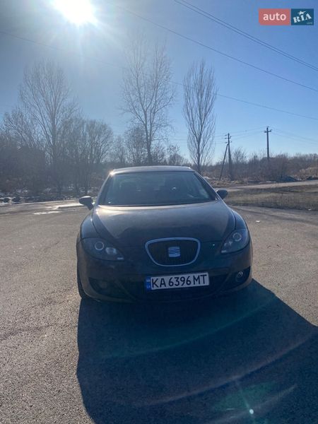 Хэтчбек SEAT Leon 2006 в Коростене