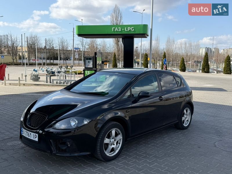 Хэтчбек SEAT Leon 2008 в Кременчуге