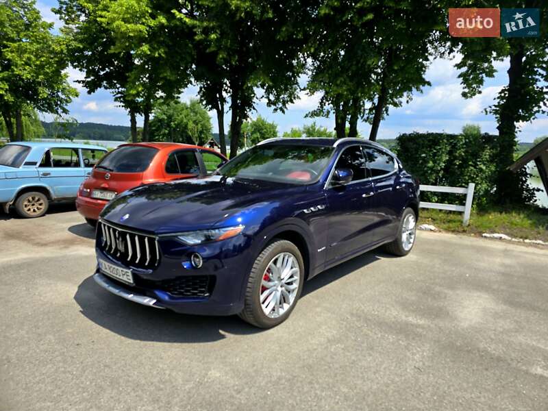 Внедорожник / Кроссовер Maserati Levante 2018 в Киеве