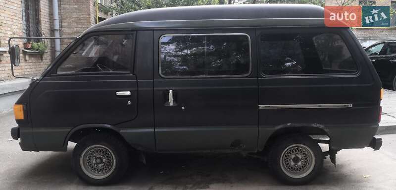 Минивэн Toyota LiteAce 1983 в Киеве Минивэн Toyota LiteAce 1983 в Киеве