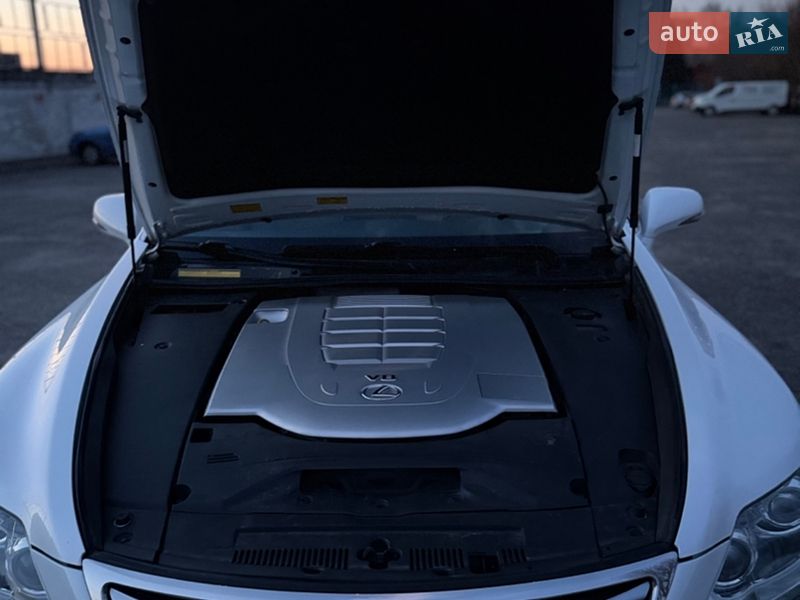Седан Lexus LS 2010 в Сумах