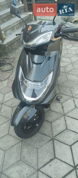 Скутер Yadea Luna 2023 в Ивано-Франковске