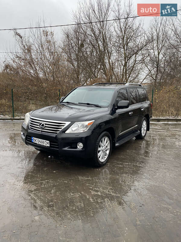 Позашляховик / Кросовер Lexus LX 2008 в Рівному