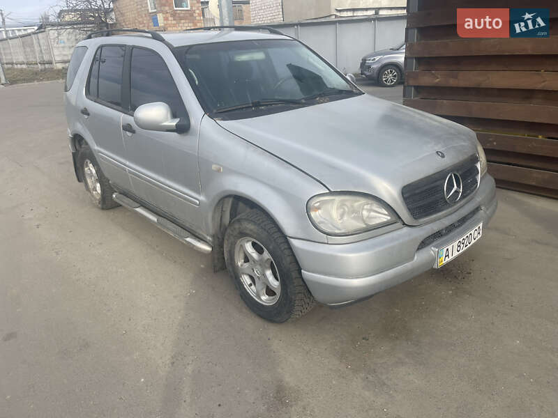 Позашляховик / Кросовер Mercedes-Benz M-Class 2000 в Києві